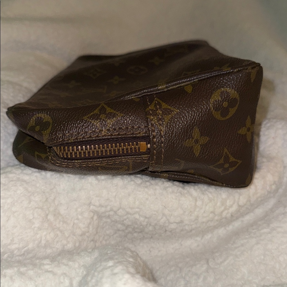 Louis Vuitton Trousse 28 Pouch - Picture 6 of 16